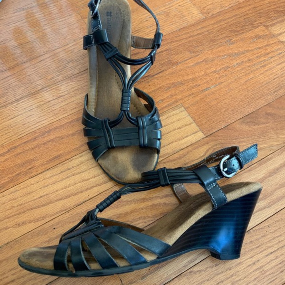 Naturalizer wedges